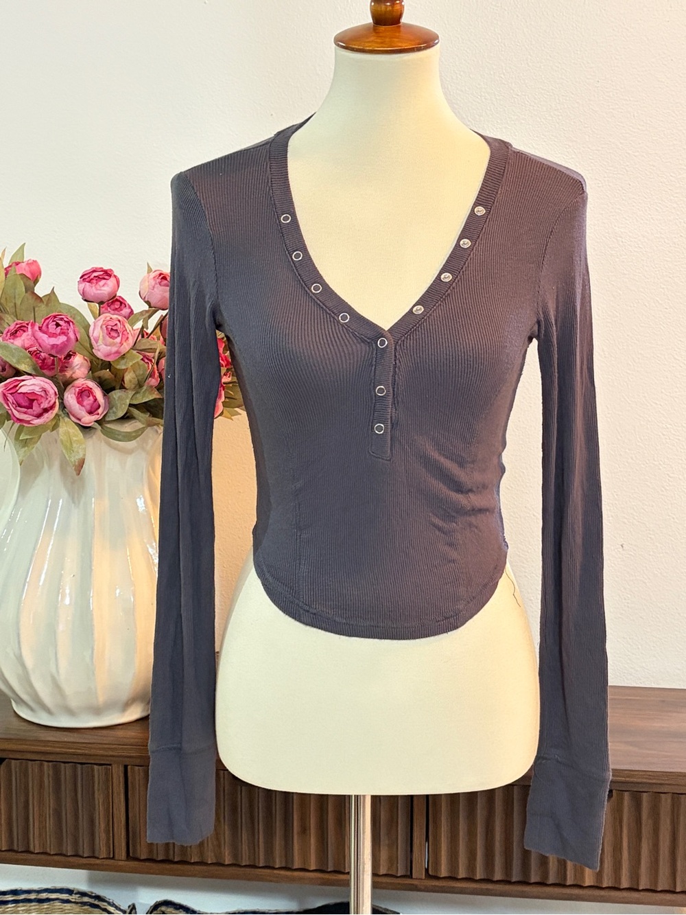 Garage | Charcoal Long-Sleeve Ribbed Henley Top |‎ Snap Buttons